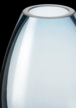 Holmegaard Vase H11.5 cm i blå fra serien Cocoon | Køb her
