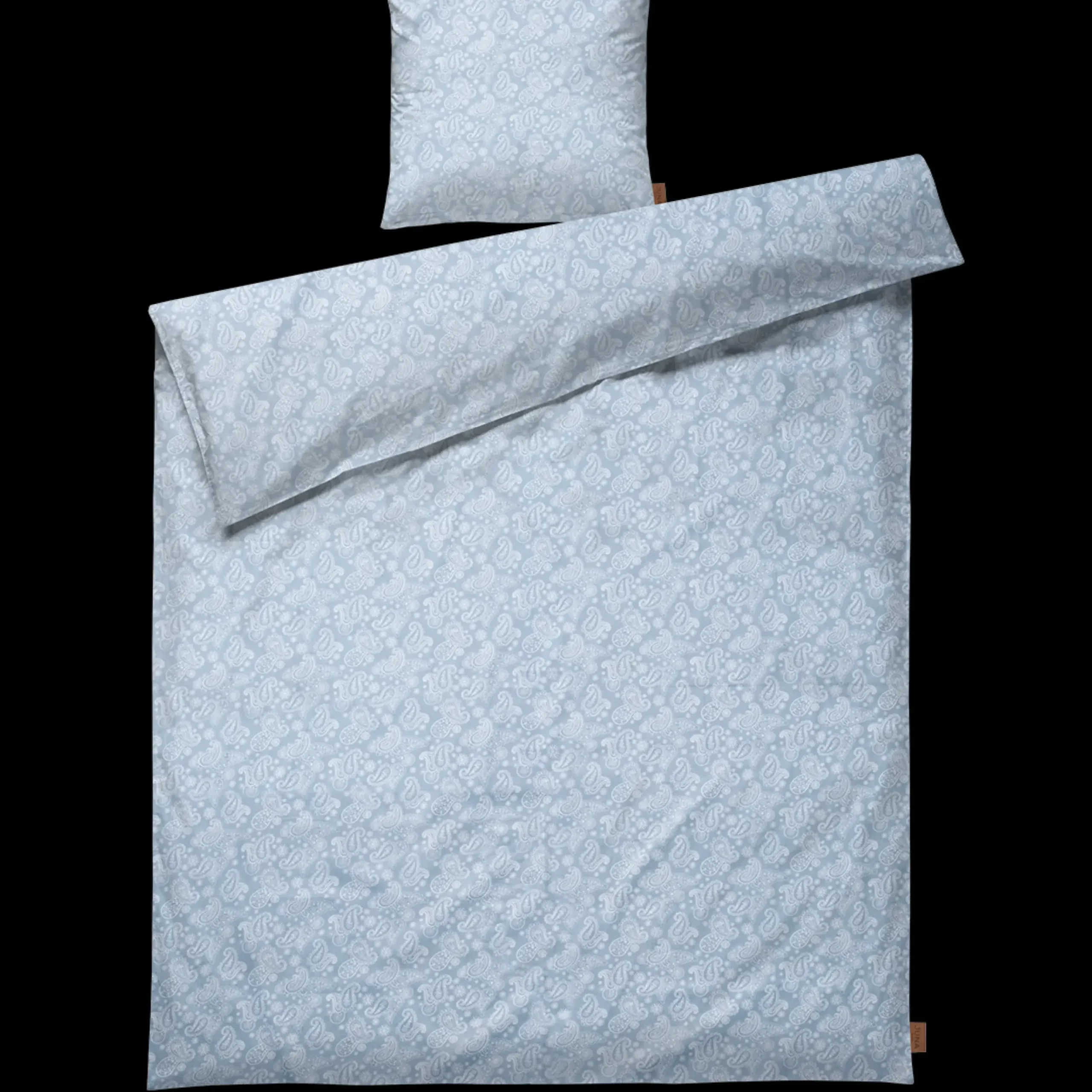 JUNA Sengetøj 150x210 cm i blå fra serien Paisley | Køb her