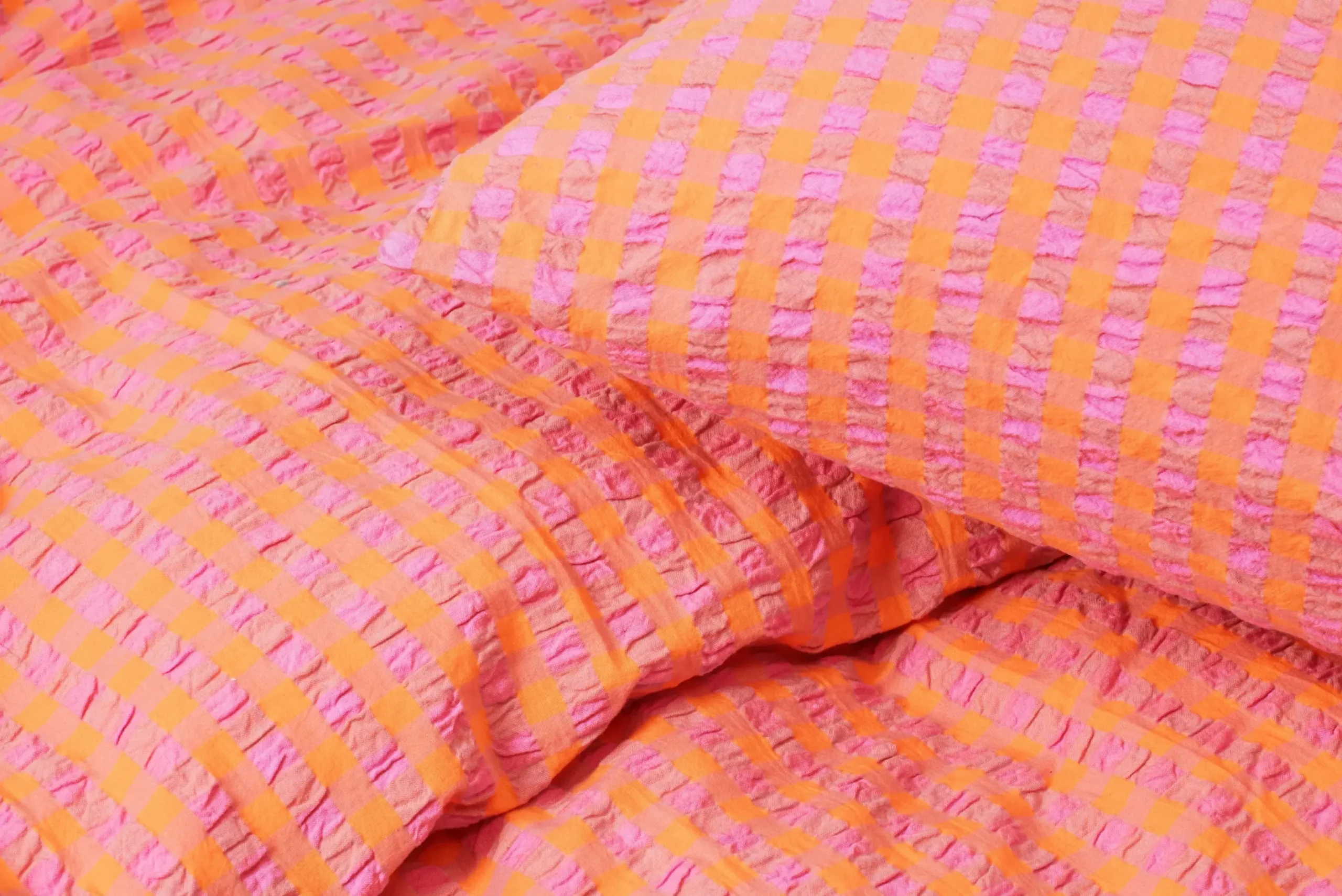 JUNA Sengetøj 150x210 cm i rosa fra serien Bæk&Bølge