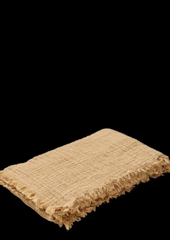 JUNA Sengetæppe 240x260 cm i sand fra serien Reloved