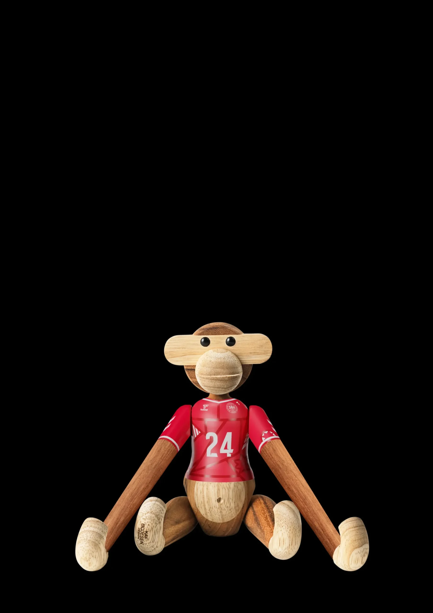 Kay Bojesen x DBU Abe Kvinde 2024 lille teak/limba | Køb her
