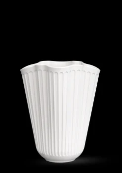 Kähler Unfold Vase H20.5 cm i hvid fra serien Hammershøi