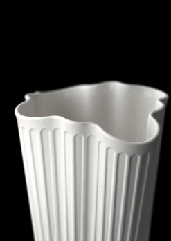 Kähler Unfold Vase H16.5 cm i hvid fra serien Hammershøi