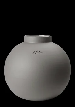 Kähler Vase H20 cm i grå fra serien Globo | Køb her