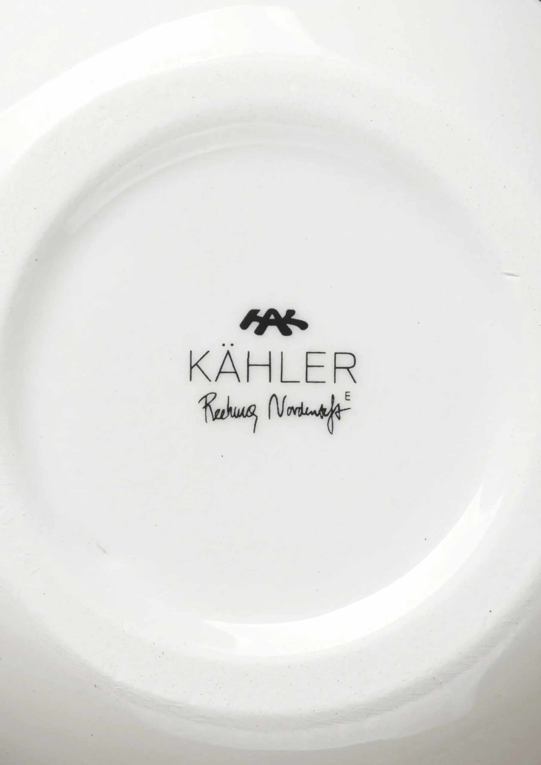 Kähler Vase H20 cm i sort fra serien Omaggio | Køb her