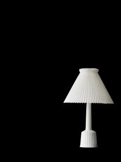 Lyngby Porcelæn Esben Klint Lampe EU stik H67 hvid | Køb her