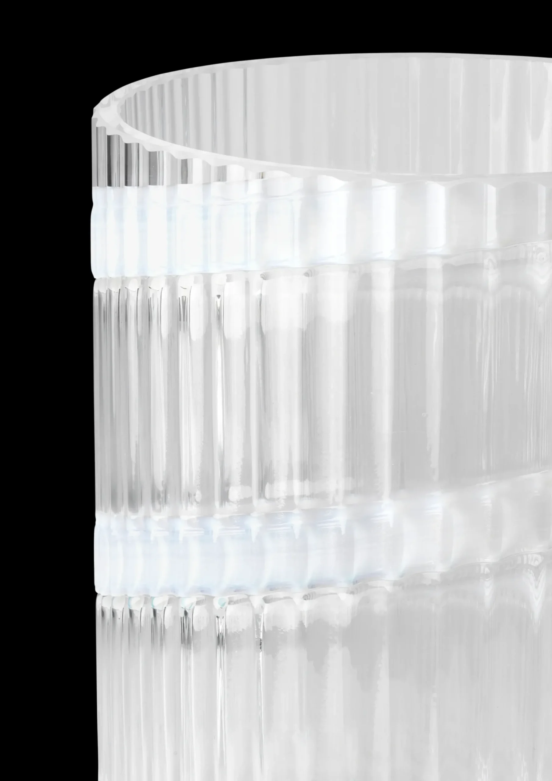 Lyngby Porcelæn Lyngby Vase H25 cm swirl hvid mundblæst glas