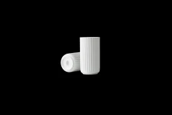 Lyngby Porcelæn Vase H15.5 cm i hvid fra serien Lyngby